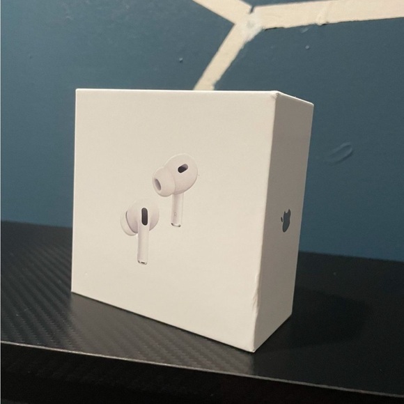 Apple White Wireless Earbuds - Picture 1 of 2